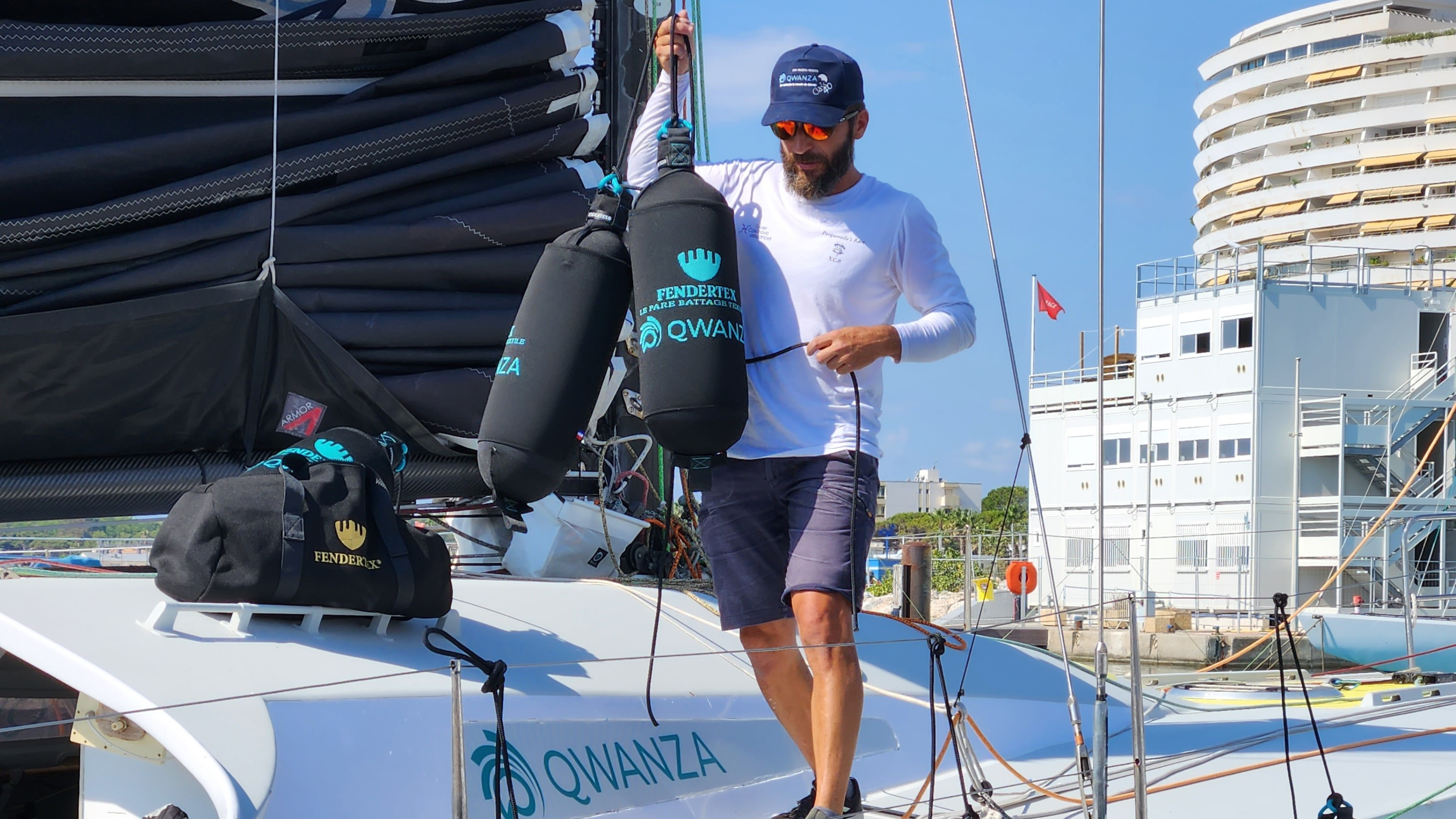 Textile vs. PVC Fenders – What’s the Real Difference?